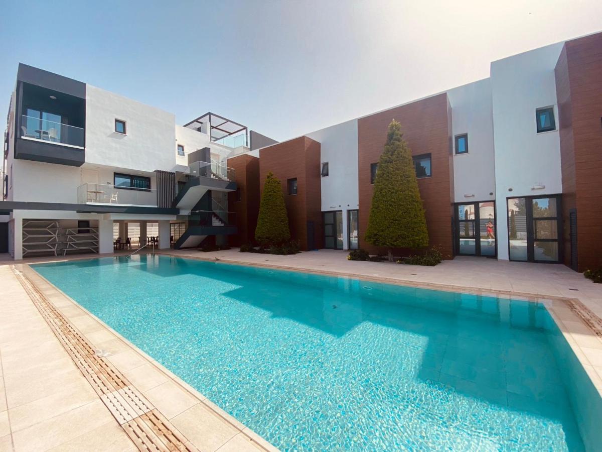 Victoria Suites Paphos Exterior foto