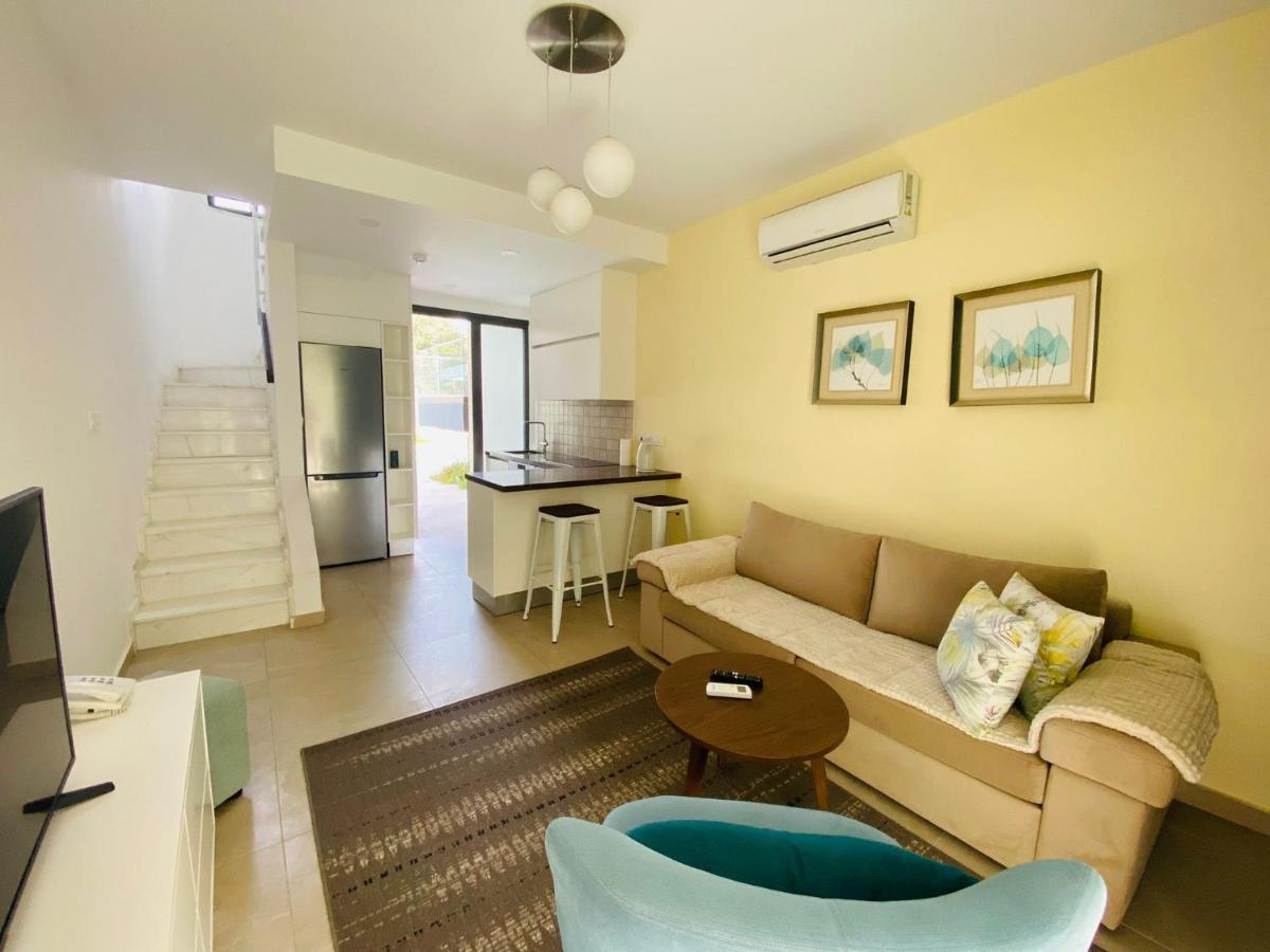 Victoria Suites Paphos Exterior foto