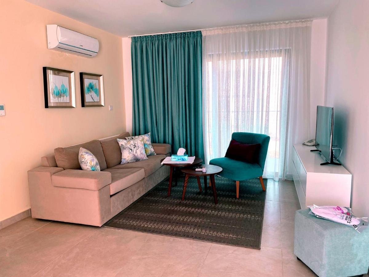 Victoria Suites Paphos Exterior foto